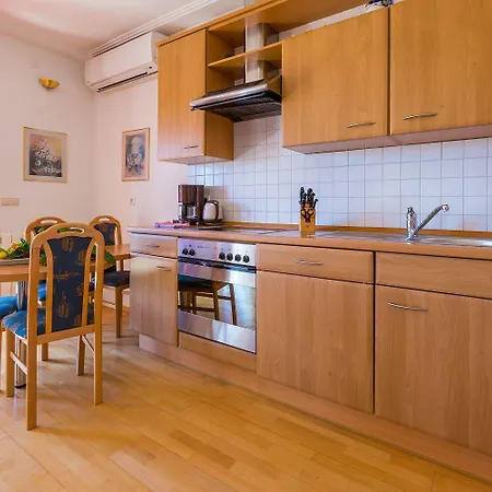 Meernahes Apartment, 230 Meter Zum Sandstrand Crikvenica